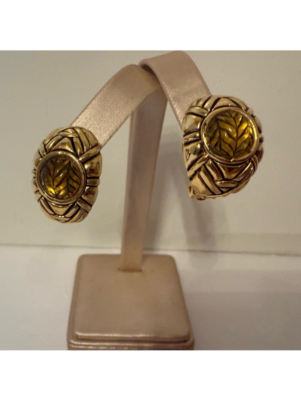 EARRINGS CLIP GOLD & YELLOW ROUND CENTER BRAIDED LEAF DESIGN